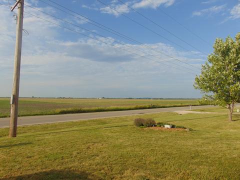 403 Rocket Rd, Tolono, IL 61880 photo 3