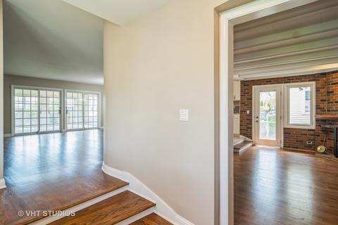 1832 Vermont St, Rolling Meadows, IL 60008 photo 3