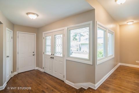 1832 Vermont St, Rolling Meadows, IL 60008 photo 2