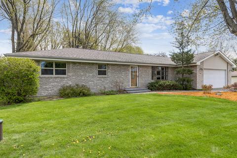 4426 Redwood Dr, Rockford, IL 61109