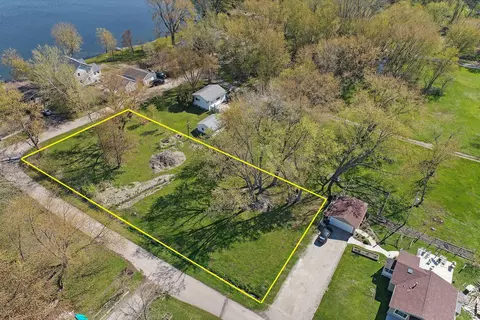 26943 N Grace St, Wauconda, IL 60084