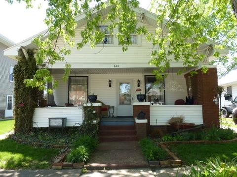 622 W Adams St, Clinton, IL 61727