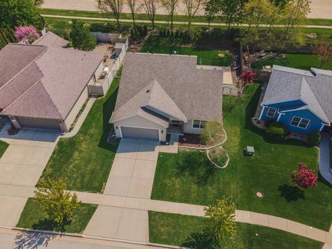 2077 Dawson Dr, Normal, IL 61761 photo 2