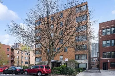 525 W Aldine Ave #501, Chicago, IL 60657