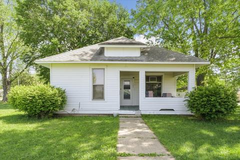 105 John St, Longview, IL 61852 photo 1