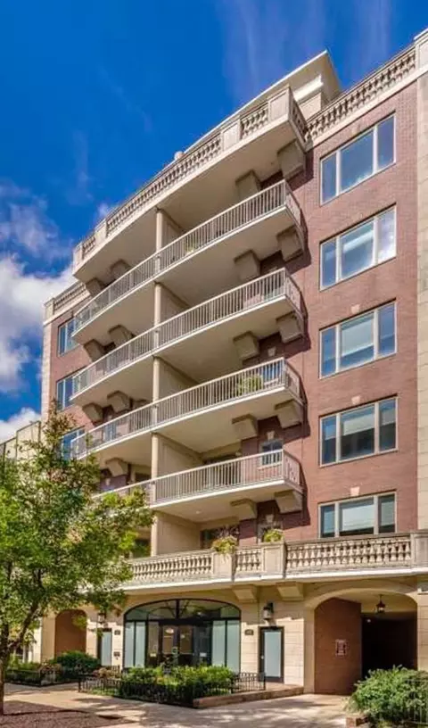 508 W Melrose St #4A, Chicago, IL 60657