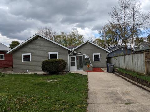 25 N Alfred Ave, Elgin, IL 60123