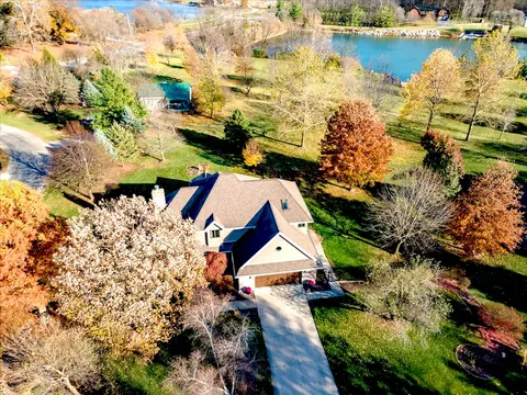 20379 Cedar Ave, Downs, IL 61736