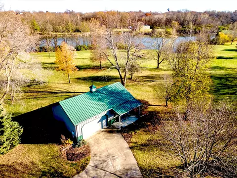 20379 Cedar Ave, Downs, IL 61736 photo 3