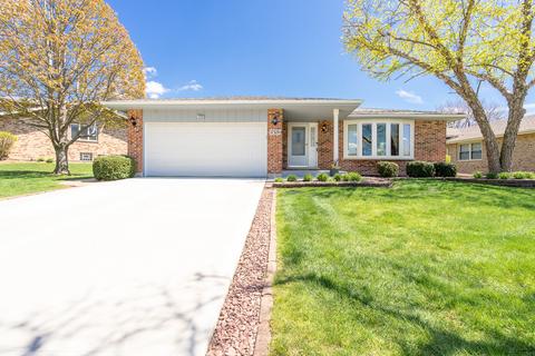 17329 Castle Dr, Tinley Park, IL 60487