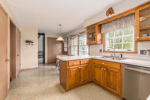 829 S 2nd Ave, Des Plaines, IL 60016 photo 5
