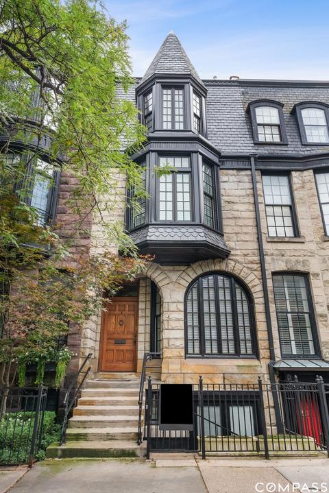 53 Elm St, Chicago, IL 60611