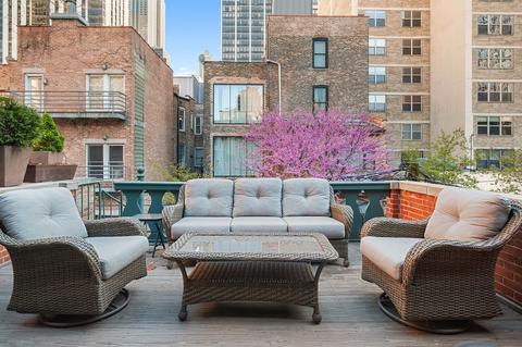 53 Elm St, Chicago, IL 60611 photo 22