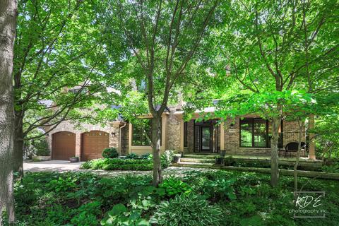 5449 Bending Oaks Pl, Downers Grove, IL 60515