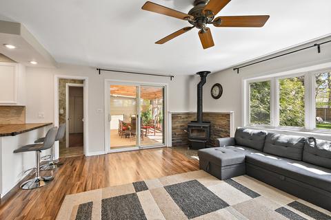 615 Ash Rd, Hoffman Estates, IL 60169 photo 10