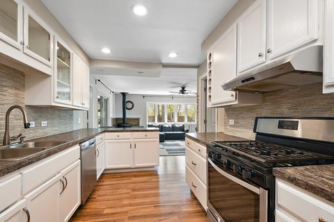 615 Ash Rd, Hoffman Estates, IL 60169 photo 7