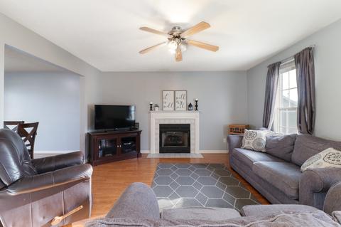 1117 E Shelbourne Dr, Normal, IL 61761 photo 5