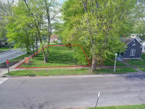 209 E Oregon St, Urbana, IL 61801