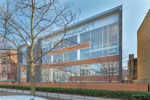 1919 W Crystal St #205, Chicago, IL 60622