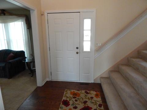 2800 Colonial Dr, Elgin, IL 60124 photo 5
