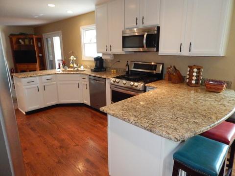 2800 Colonial Dr, Elgin, IL 60124 photo 11