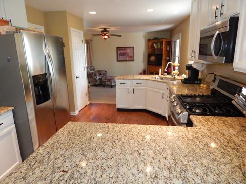 2800 Colonial Dr, Elgin, IL 60124 photo 12