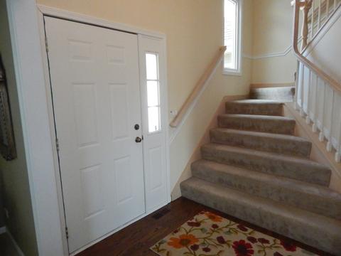 2800 Colonial Dr, Elgin, IL 60124 photo 4