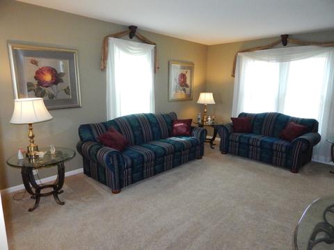 2800 Colonial Dr, Elgin, IL 60124 photo 8