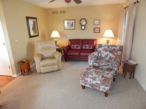 2800 Colonial Dr, Elgin, IL 60124 photo 15