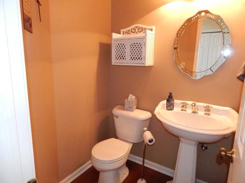 2800 Colonial Dr, Elgin, IL 60124 photo 17