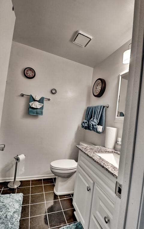2638 E Martha Pl, Burnham, IL 60633 photo 14