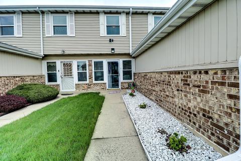 2638 E Martha Pl, Burnham, IL 60633 photo 1