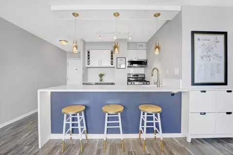 40 N Tower Rd #12C, Oak Brook, IL 60523