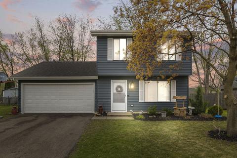 2935 Worcester Ln, Aurora, IL 60504