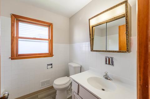 1150 Van St, Elgin, IL 60123 photo 12