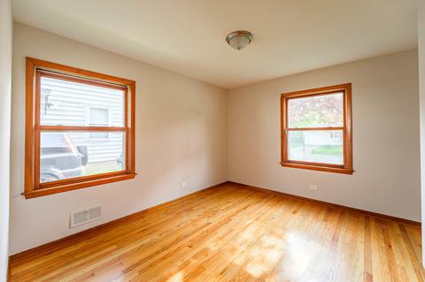 1150 Van St, Elgin, IL 60123 photo 9