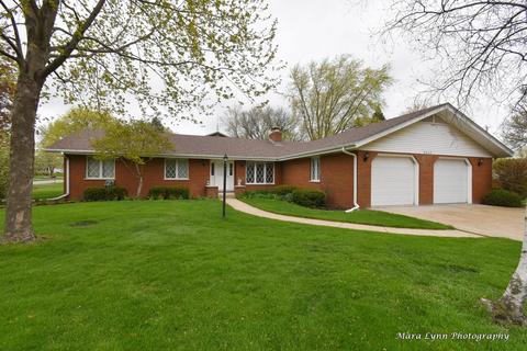 2045 Middlefield Ave, Aurora, IL 60506