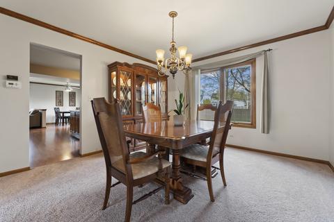 549 Ladysmith Rd, Bartlett, IL 60103 photo 8