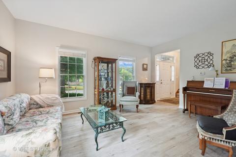 456 Dunleer Dr, Cary, IL 60013 photo 3