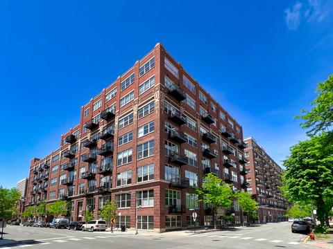 1500 W Monroe St #616, Chicago, IL 60607