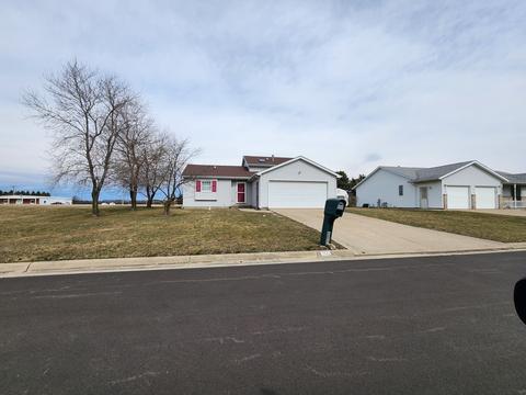 1501 Bethany Ln, Pontiac, IL 61764