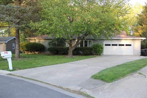 902 Charlotte Dr, Normal, IL 61761 photo 1