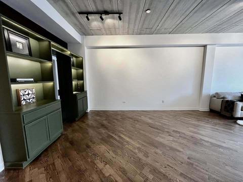 3260 N Clark St #304, Chicago, IL 60657 photo 11