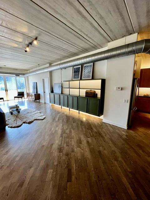 3260 N Clark St #304, Chicago, IL 60657 photo 8