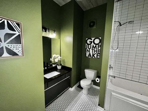 3260 N Clark St #304, Chicago, IL 60657 photo 12