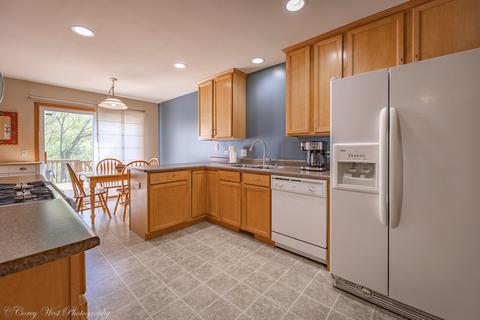 1483 Mackenzie Ln, Elgin, IL 60120 photo 8