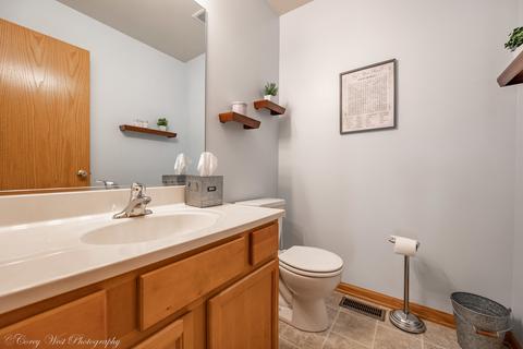 1483 Mackenzie Ln, Elgin, IL 60120 photo 13
