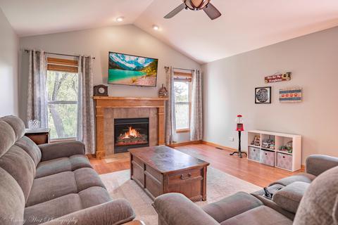 1483 Mackenzie Ln, Elgin, IL 60120 photo 4