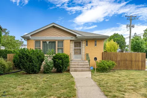 3301 Calwagner St, Franklin Park, IL 60131