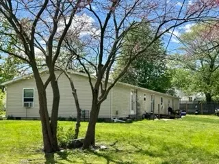 264 E Bowyer St, Bement, IL 61813 photo 2